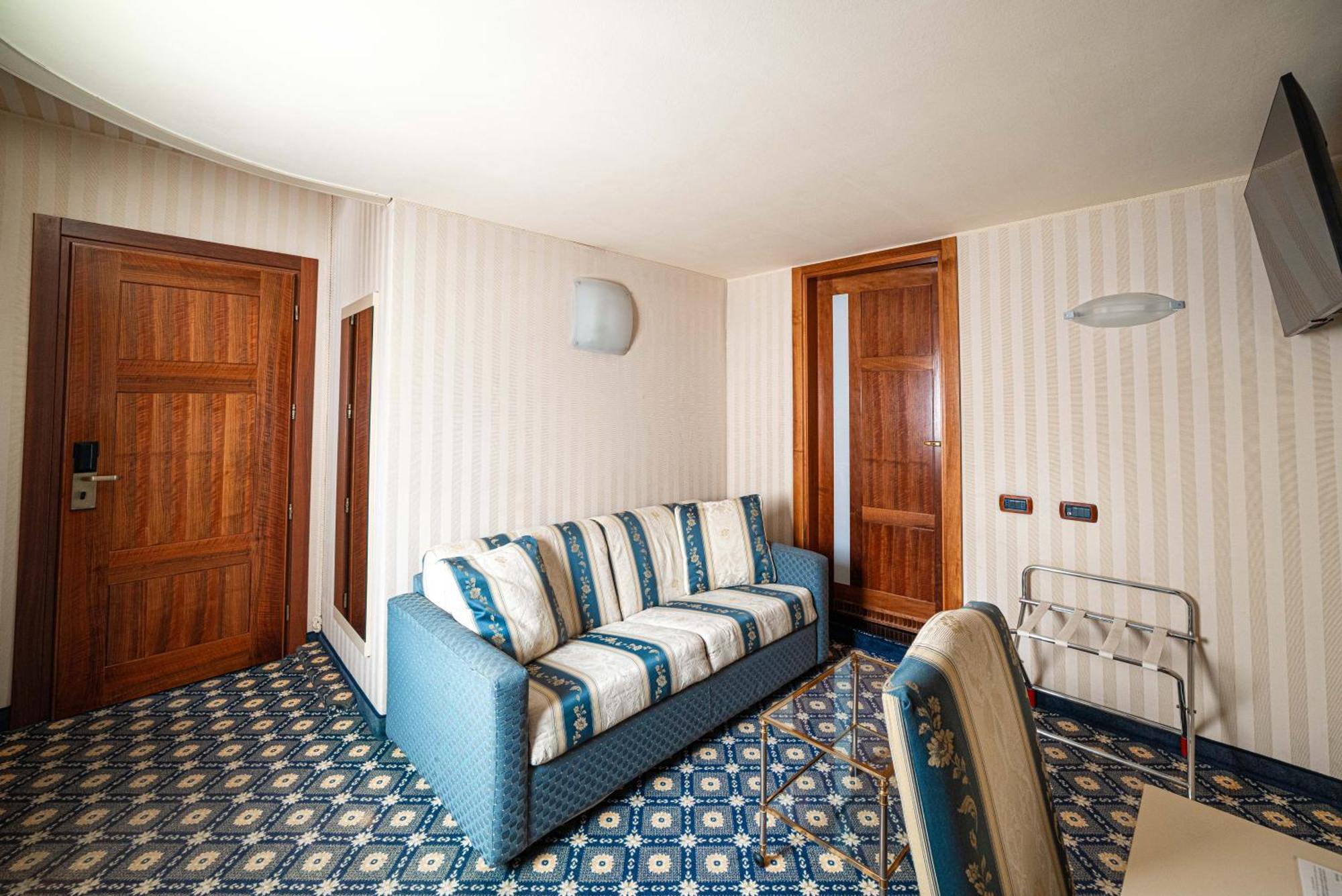 Phi Hotel Principe Cuneo Dış mekan fotoğraf