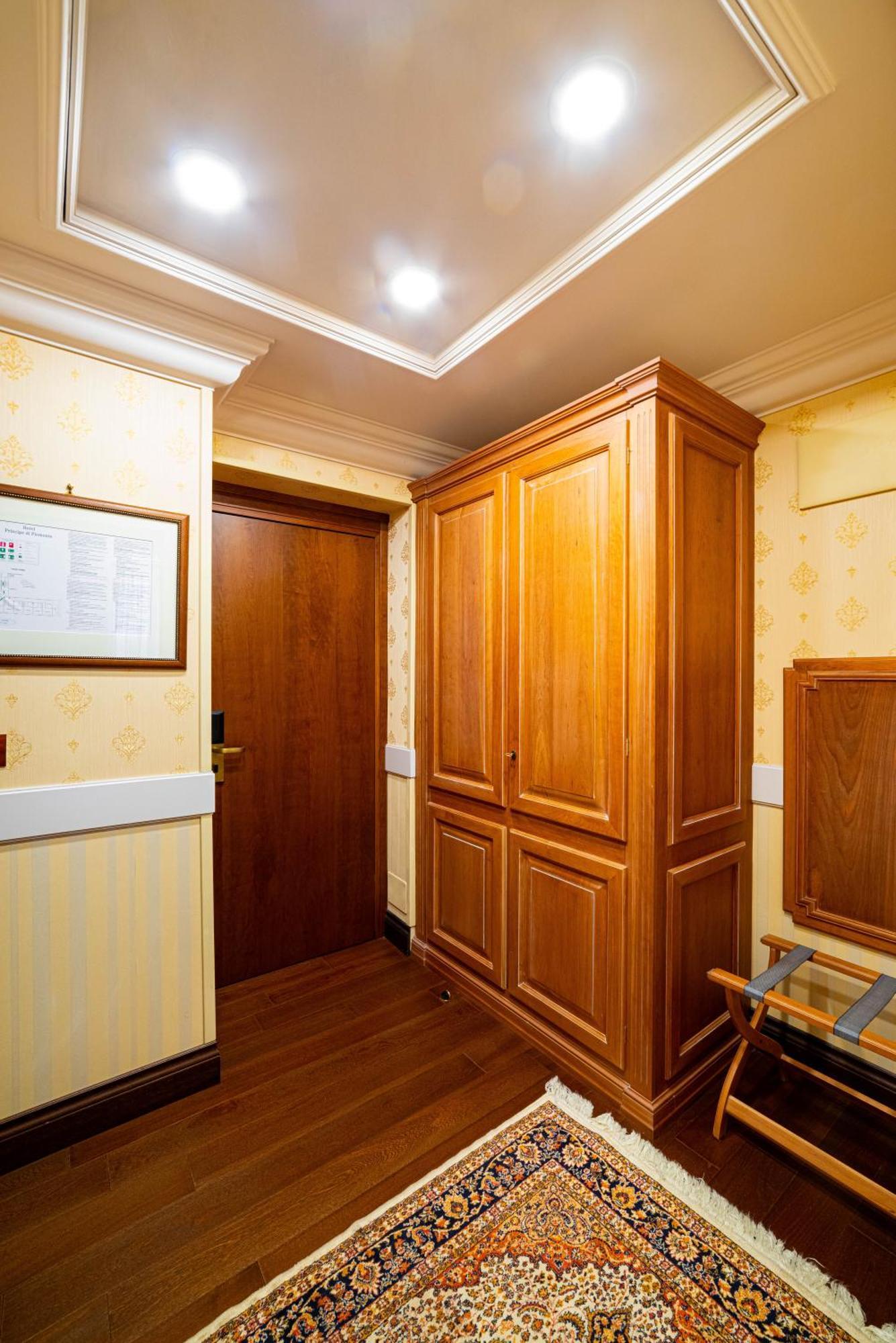 Phi Hotel Principe Cuneo Dış mekan fotoğraf